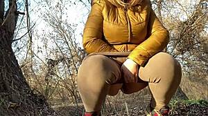 The mature mother-in-law's curvy body in roleplay.