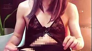 【個撮】公衆トイレで黒髪ロングの清楚系女装が静かにオナニーする動画