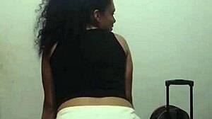 Arlette Bailando Y Ense�ando Su Culo Negro