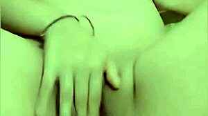 This beautiful skinny white babe masturbates nicely and shows her pretty vagina 😍