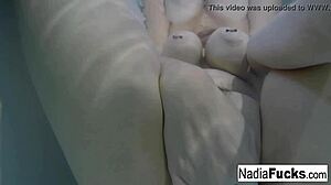Sexy Nadia Bathes with Rubber Duckies While Masturbating