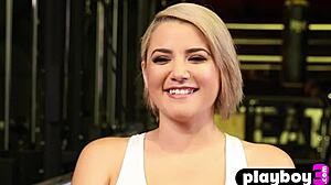 Big ass milf gets undressed during workout with friends 😏