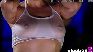 Big ass milf gets undressed during workout with friends 😏