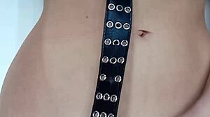 Castigándome Un Poquito Con Un Cinturón