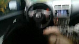 Pinay pays taxi driver with blowjob in car?