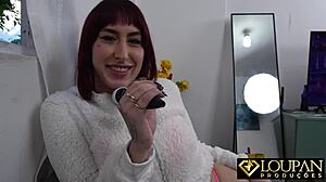 Ruivinha Da Xota Rosa Dando No Pelo E Levando Porra Na Boca