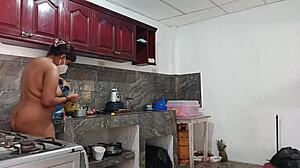 Friend's sister shows off sexy ass while preparing tasty dinner