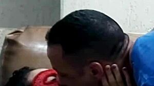 novinha gives kisses to athletic guy in homemade couple moment