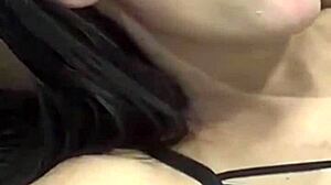 novinha gives kisses to athletic guy in homemade couple moment