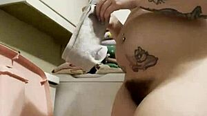 Chubby Dakota Marr Folds Laundry Naked: Homemade Softcore Scene