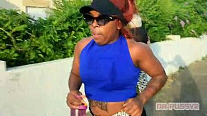 Ruiva with giant ass gets filmed training by her lover