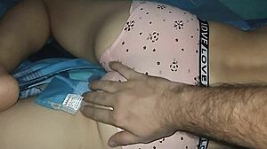 Estaba Mirando A La Empleada De Servicio Cambiarse La Ropa Y Se Acost� Me Met� En Su Cuarto Y La Folle