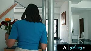 Milf Lexi Luna scissoring mistaken stepbae Hailey Rose