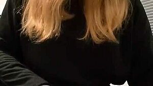 Transgirl fucks fleshlight in full video!