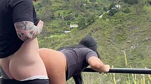 joven pareja caliente se graba teniendo sexo en un parque publico de medellin final sale mal 😱