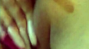 Rica Masturbada En Casita