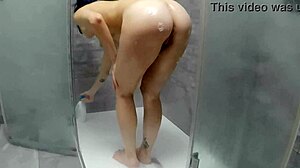 Skinny Body Teen Piss On Feet In Shower - Lola Spice