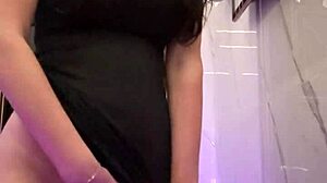 In the club, should I fuck my pussy?