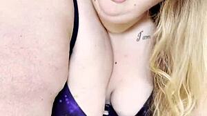 why not try facesitting? kahley kiss spreads her fat ass for licking.