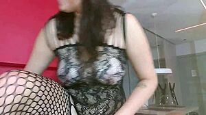 ककौल्ड बीवी शेयर करता इंटररेशियल क्रीमपाई रेड शीयर में