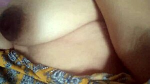 correte conmigo, morena masturbandose toda exitada