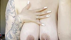 blonde big natural boobs show her sexy body