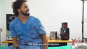 colegiala devora verga enorme de masajista