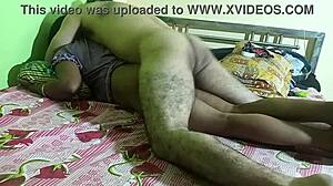 काली मैच्योर आंटी को पति ने गांड से चोदा आंटी कराह रही चिल्ला रही