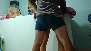 Gordo Viejo Feo Se Folla A Su Hermana Hermosa Mientras Sus Padres No Estan