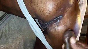 Blasted cum on granny's ass in homemade creampie scene!