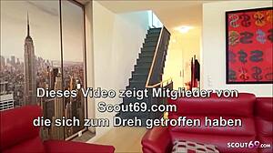 Schlanke Deutsch Mutter Vom Freund Des Sohnes Auf Der Treppe Gefickt