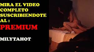 Grabo a mi esposa teniendo sexo con mi compadre con camara escondida y se la coje sin condon