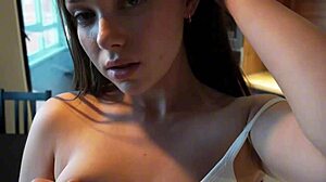 Delivery Guy Brings Pizza And Intense Sex!