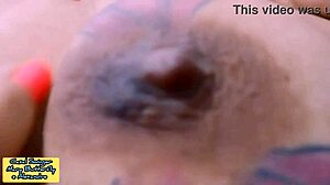 dei pra tanta gente mamar as minhas tetas amo dar de mamar pra estranhos tem uma puta casada mais vadia que eu