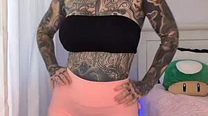 Melody Radford Tries On Gym Tights