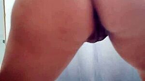 Amateur dancer forgets TikTok on live