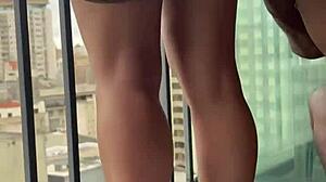 Desci Pra Pegar Um Ifood E Meu Vizinho Que Tamb�m Havia Descido Me Chamou Pra Fuder - Pr�via!