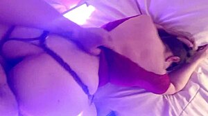 Madrastra Latina de Cameltoe Gigante Se Folla a Su Hijastro Sin Condon y en Tangas Sin Duda Es la Mejor Esposa Puta Infiel en New York USA 2