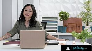 Avery Black Fucks Helena Locke