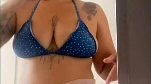 dei muito a buceta a noite e acordei desse jeito