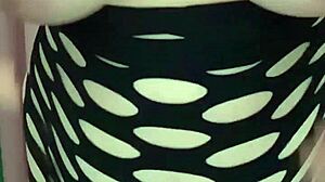 i love this sexy milf showing off her tits and ass