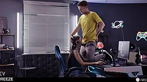 Gamer Girl's Time Freeze Turns to Creampie?