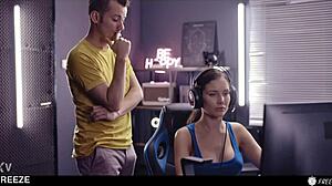 Gamer Girl's Time Freeze Turns to Creampie?