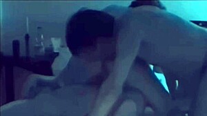 Madura enfiestada se emputece con dos pijas 😈