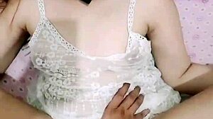 ngentot memek sempit istri sampai crot didalam