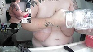 Doing the dishes naked!