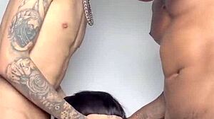 eu e minha mina caímos na quebrada errada e tivemos que aguentar a rola do negão