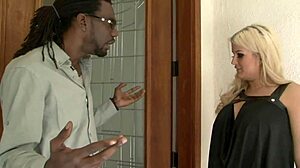 गोरी मिल्फ रंडी ने काला बडा लंड जोरदार चोदा