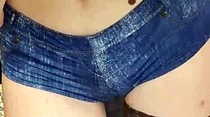 Fetish mistress elza koms dominates with big pussy lips