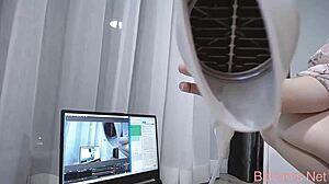 quarantine girl explores her natural body during lockdown